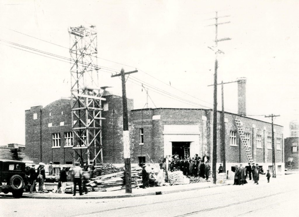 Le bain Saint-Eusèbe (devenu le bain Mathieu), lors de sa construction, 1931.