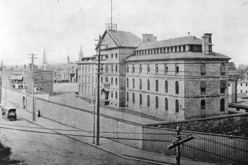La prison au Pied-du-Courant, vers 1900.