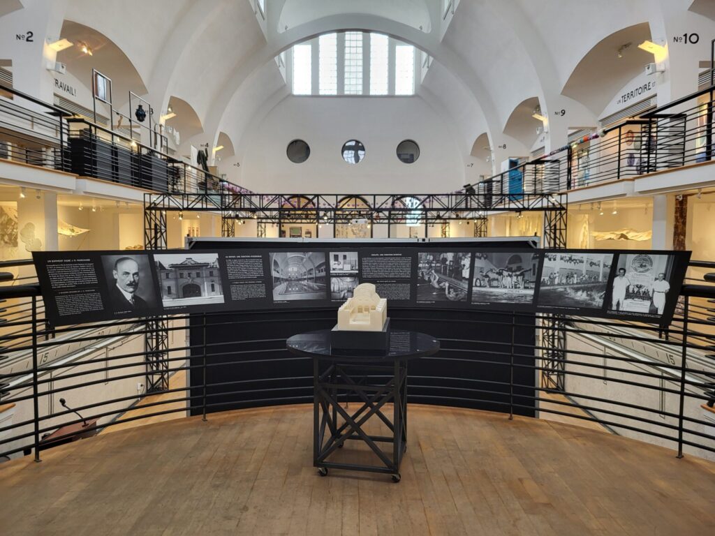 Vue du bain transformé en musée, 2023.