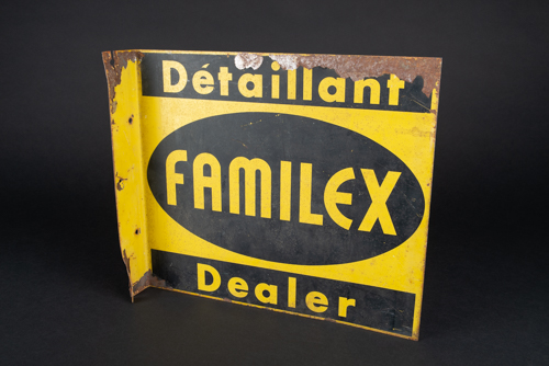 Enseigne métallique de détaillant Familex, date inconnue. Collection Familex, Écomusée du fier monde.